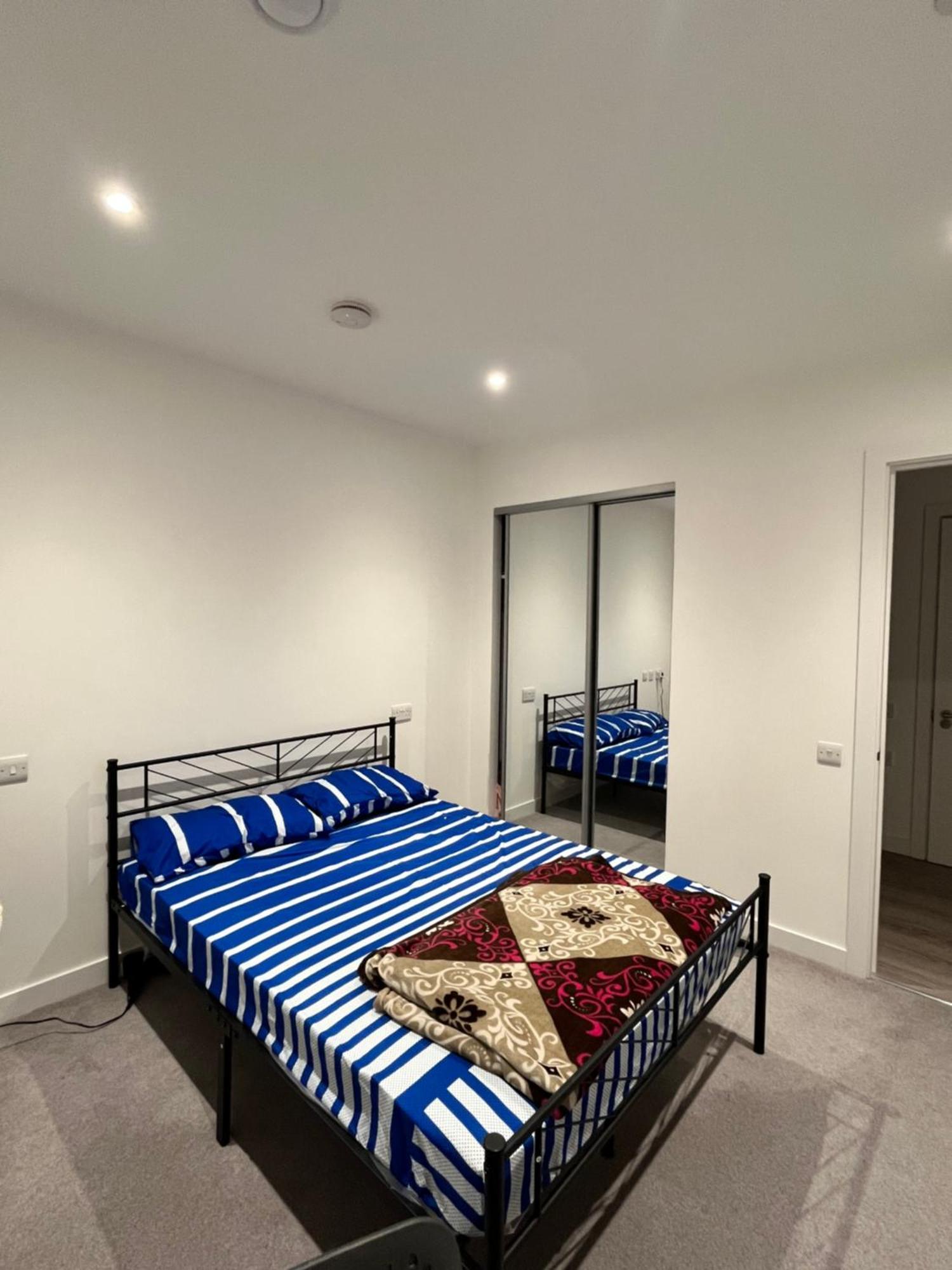 Séjour chez l'habitant Place For Couples And Girls Only